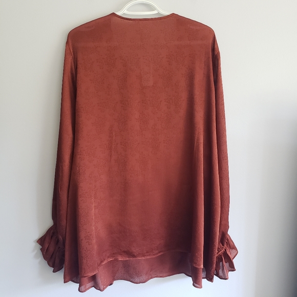 Additionelle Silky Jacquard Tie Front Wrap Top - Picture 9 of 11